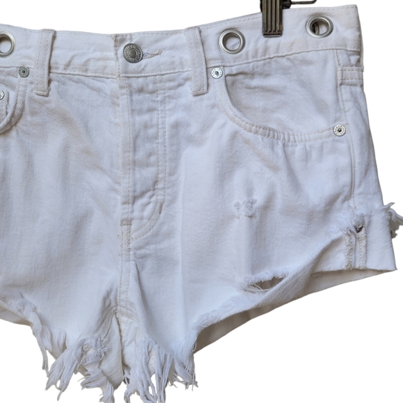 We the Free Distressed Grommet Denim Shorts Size 27 - Picture 5 of 16